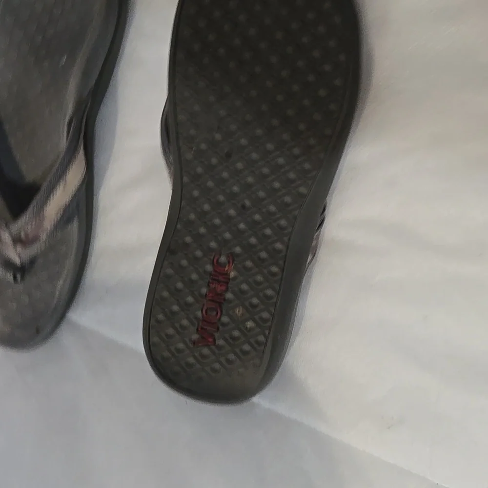 Vionic Metallic Gray Sandals - Picture 3 of 5